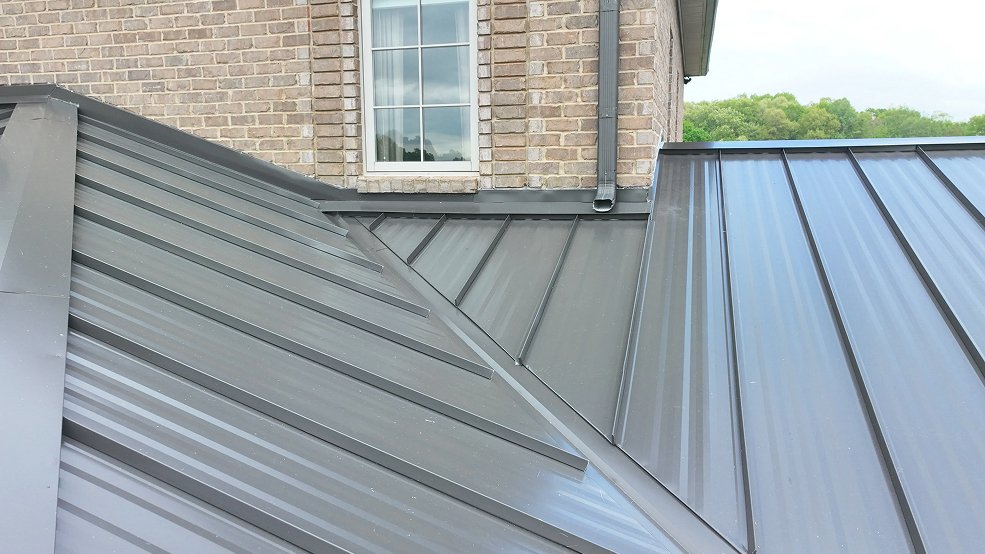 Bronze standing seam metal roof on an estate home in Belle Meade, Tennessee