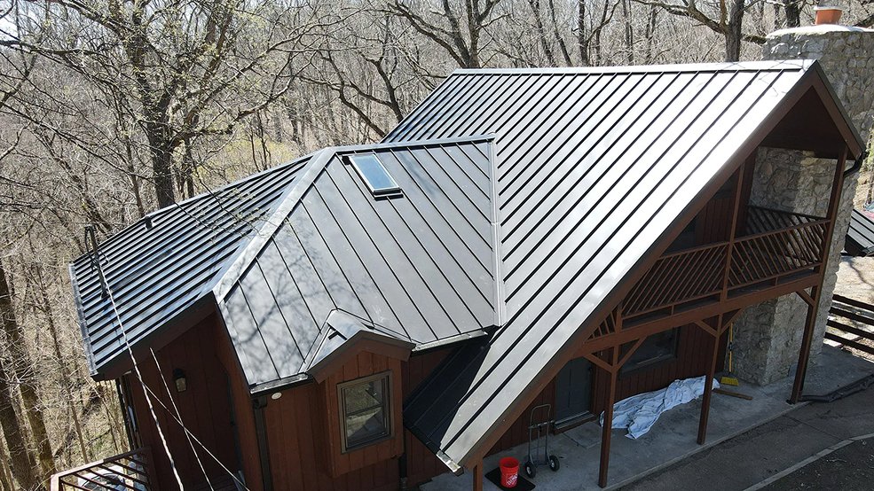 Standing seam metal roof on a cabin in Middle Tennessee