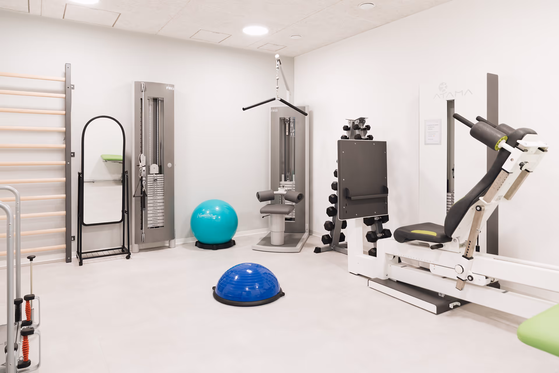 Trainingsraum für Krankengymnastik bei PhysioKonzept im Raum Würzburg