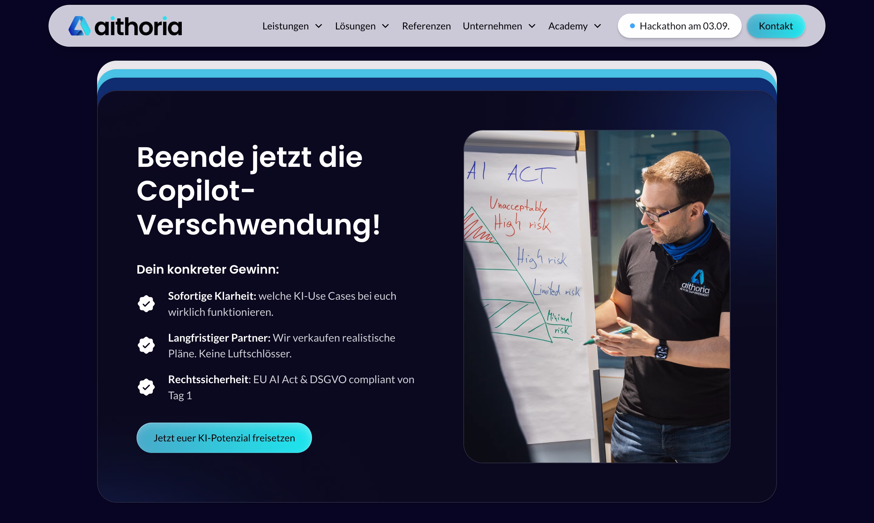 Mann erklärt auf Flipchart die Risikostufen des EU AI Act von 'unacceptably high risk' bis 'minimal risk'.