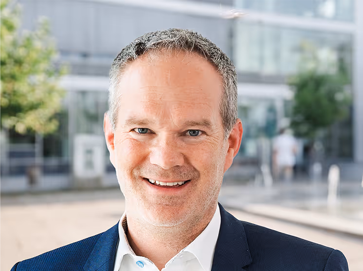 Ruediger Schmidt - Director of sales