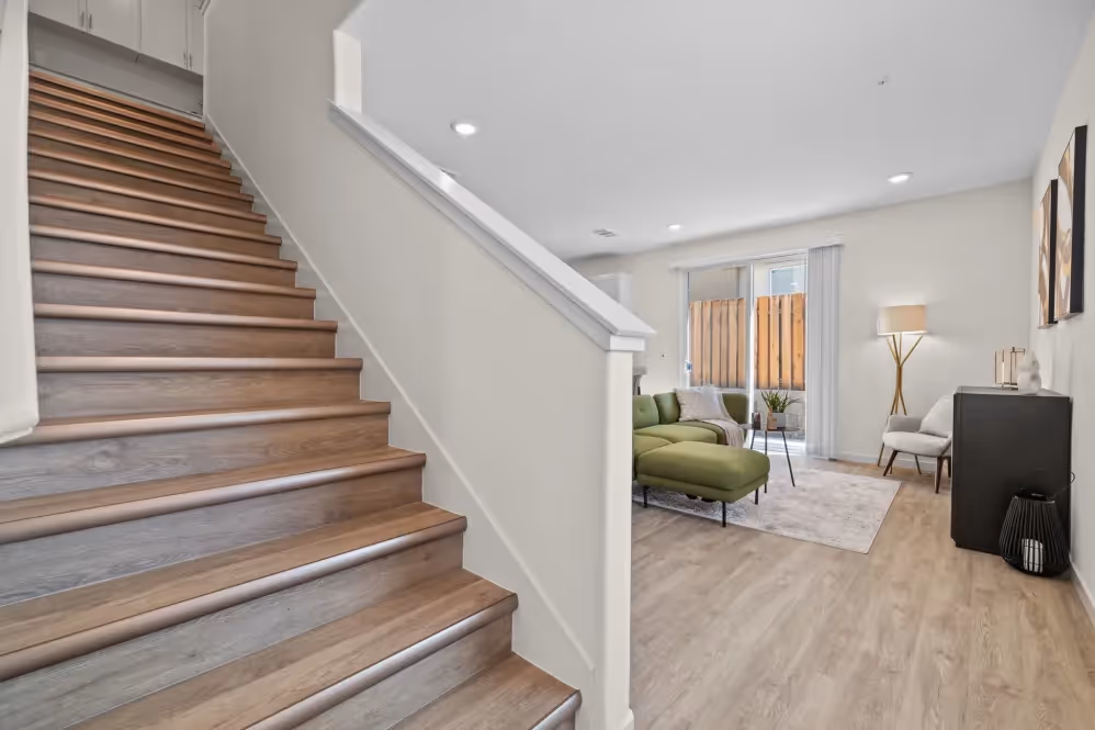 Entrance with stairs