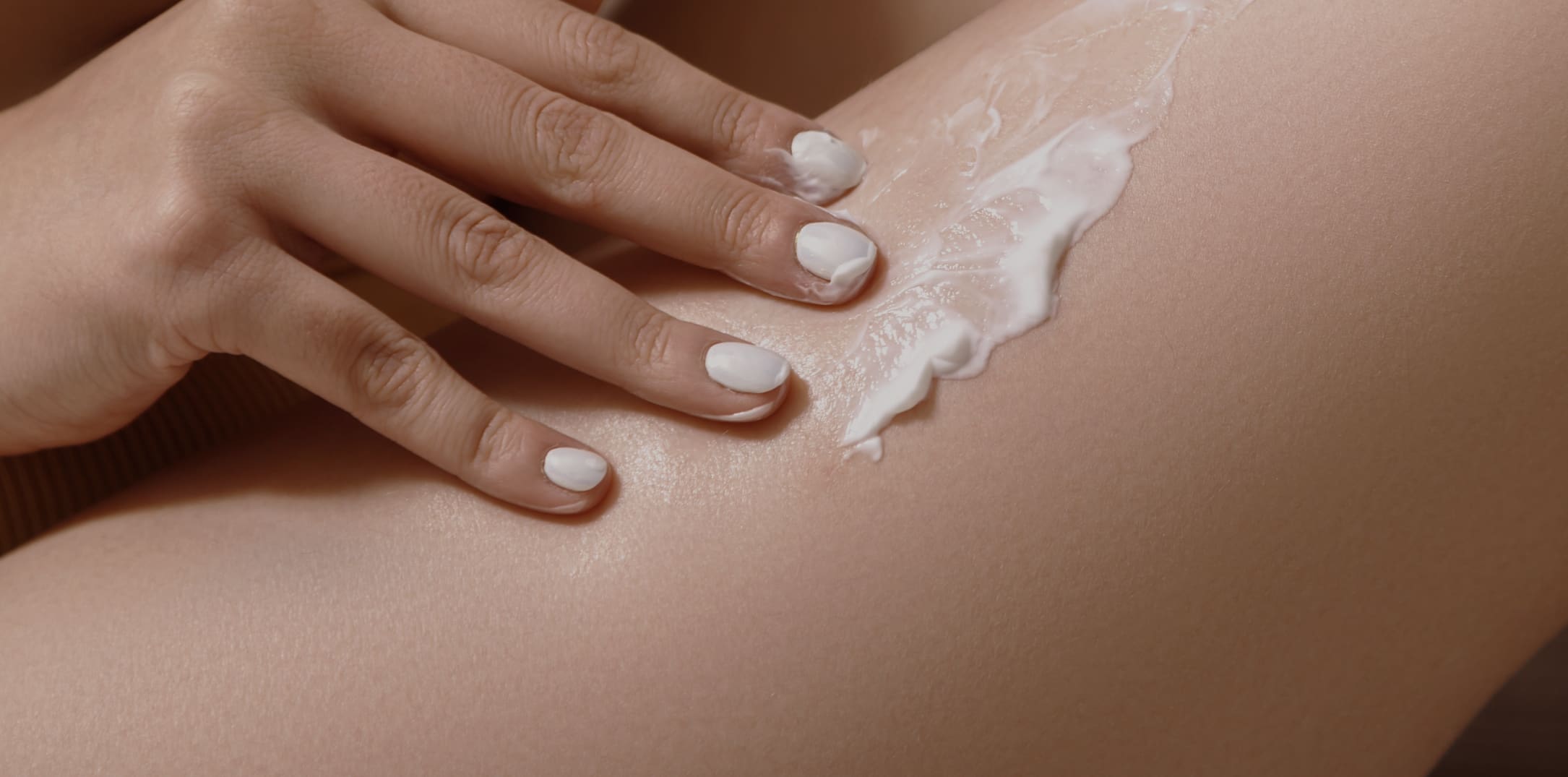 Manage Thigh Lift Scars Effectively | iQonic Aesthetics