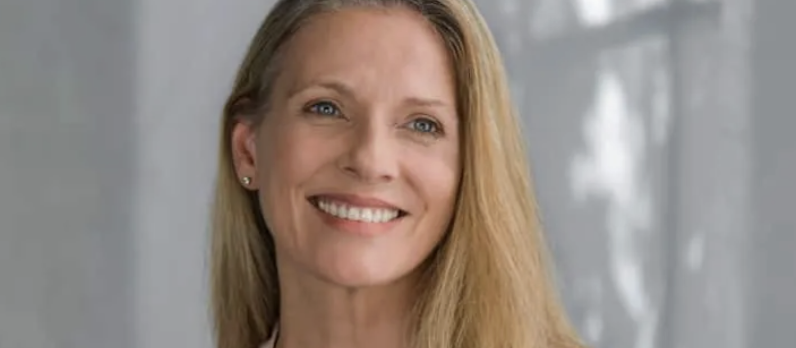 Am I too Old for a Facelift? Timing Guide