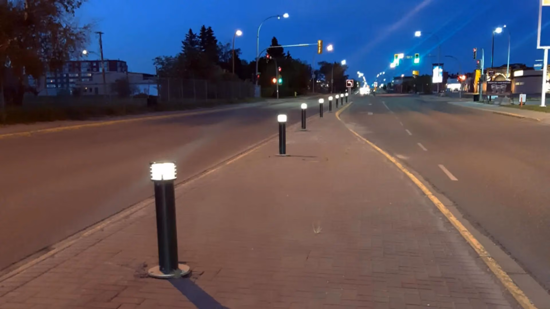 FLT solar streetlight operating in Northern Canada winter snowstorm