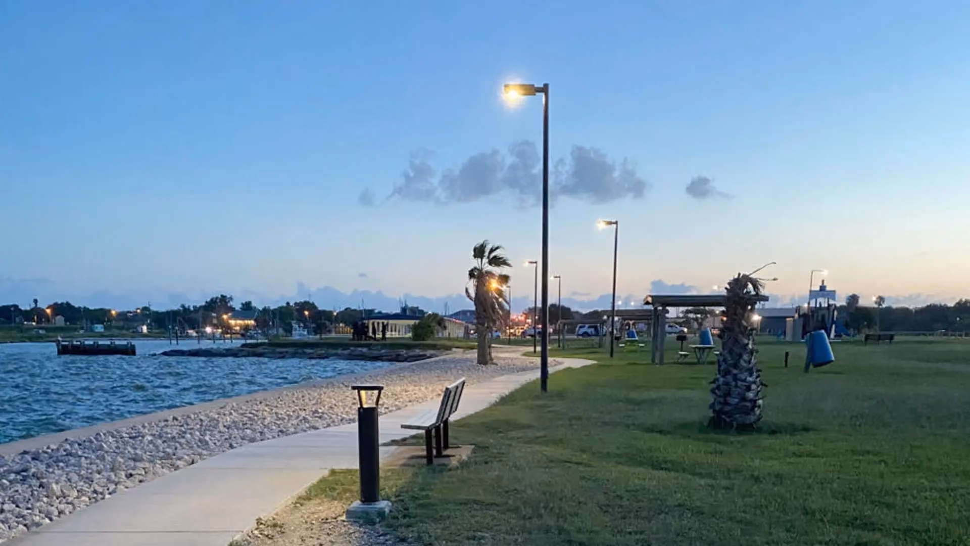 FLT solar light beam pattern showing effective light distribution at ground level