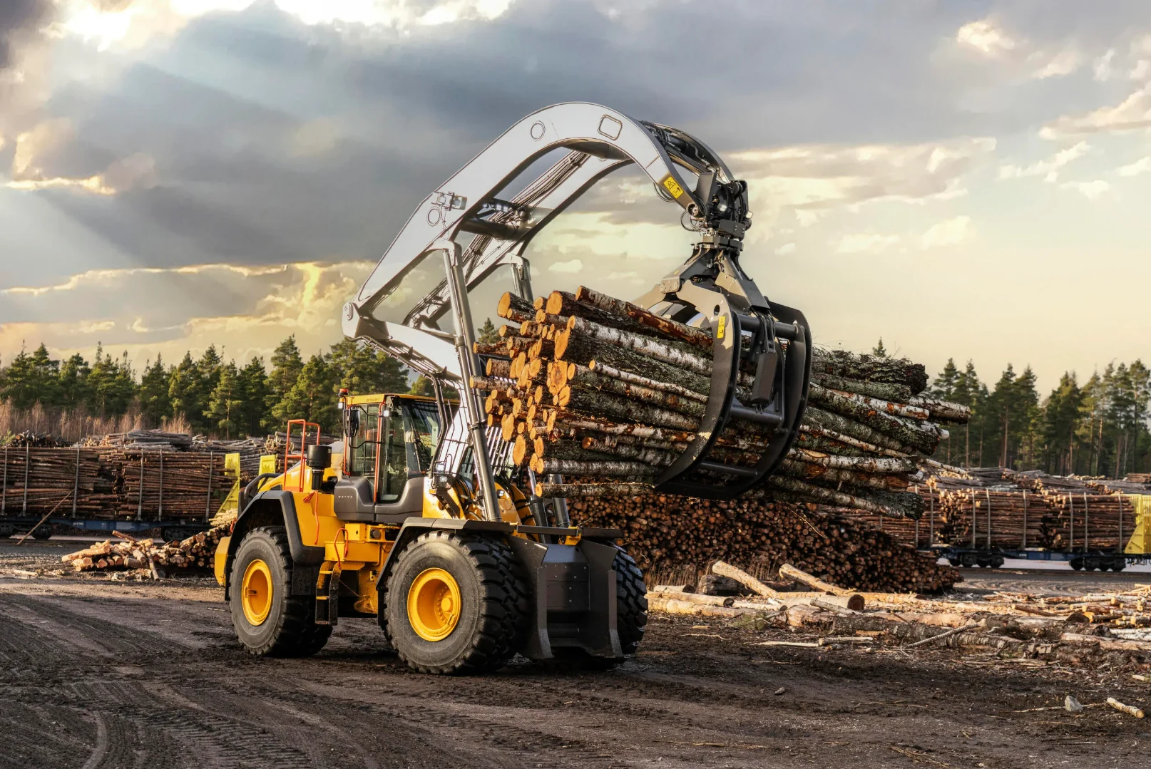 Levante más, cargue más y apile más con la Volvo L200 High Lift