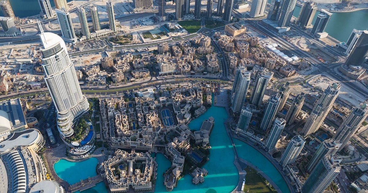 Source: https://www.freepik.com/free-photo/aerial-view-dubai-city-from-top-tower_10585616.htm#fromView=search&page=1&position=7&uuid=7f147c78-6f7a-4053-ba40-1c63a1d72e9c&query=dubai+view