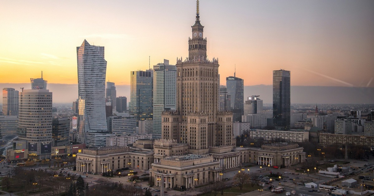 Source: https://unsplash.com/photos/city-skyline-during-day-time-KWcQ6_dk_OM