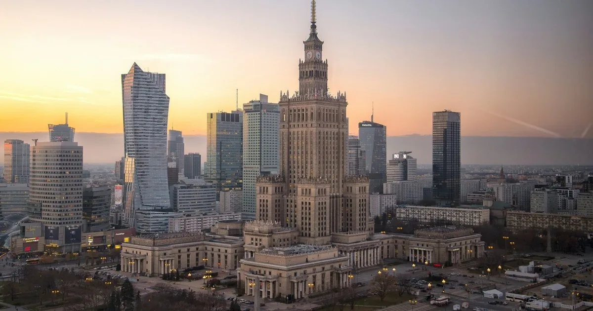 Source: https://unsplash.com/photos/city-skyline-during-day-time-KWcQ6_dk_OM