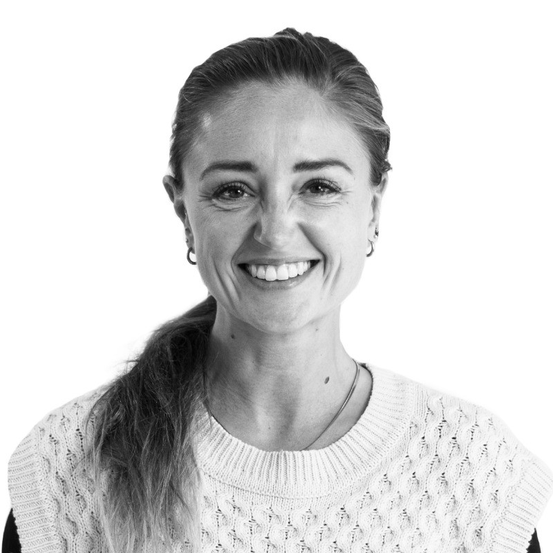 Heidi Manøe wearing a knitted white sweater