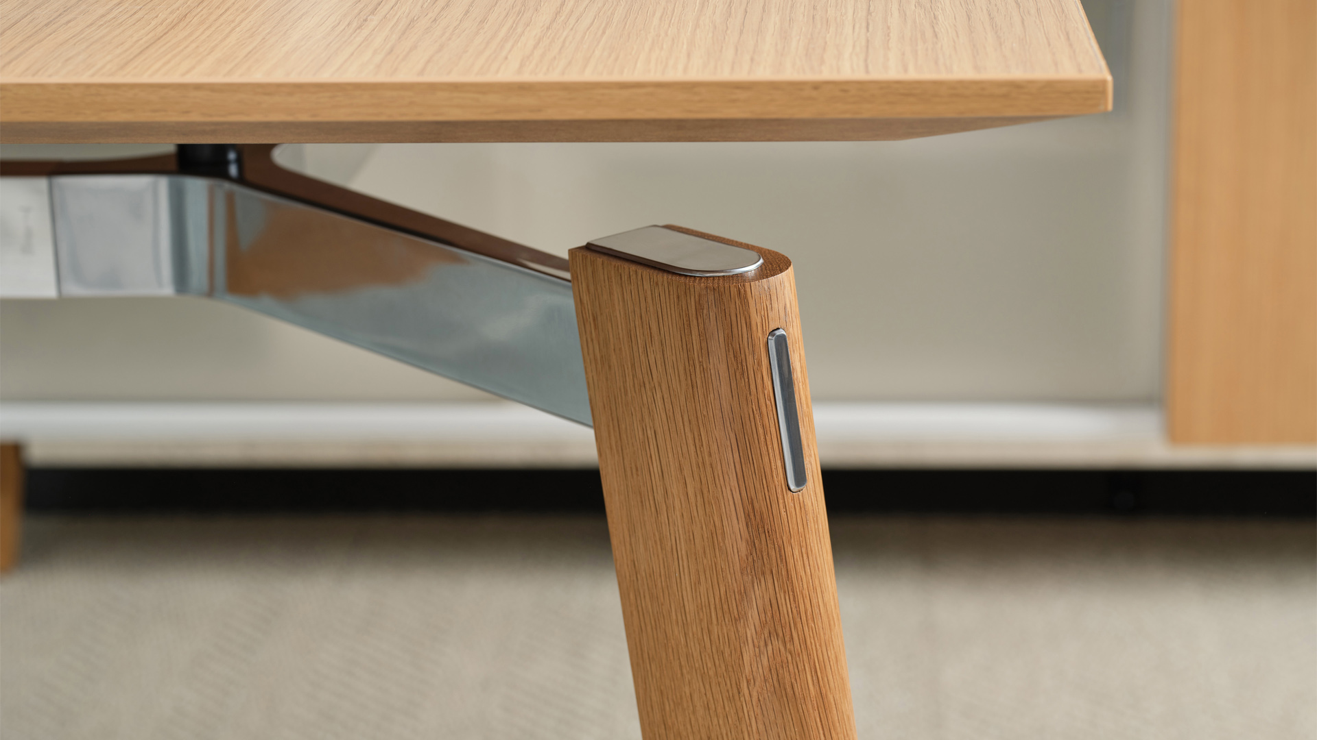 Ligouri hardwood leg detail with aluminum detailing
