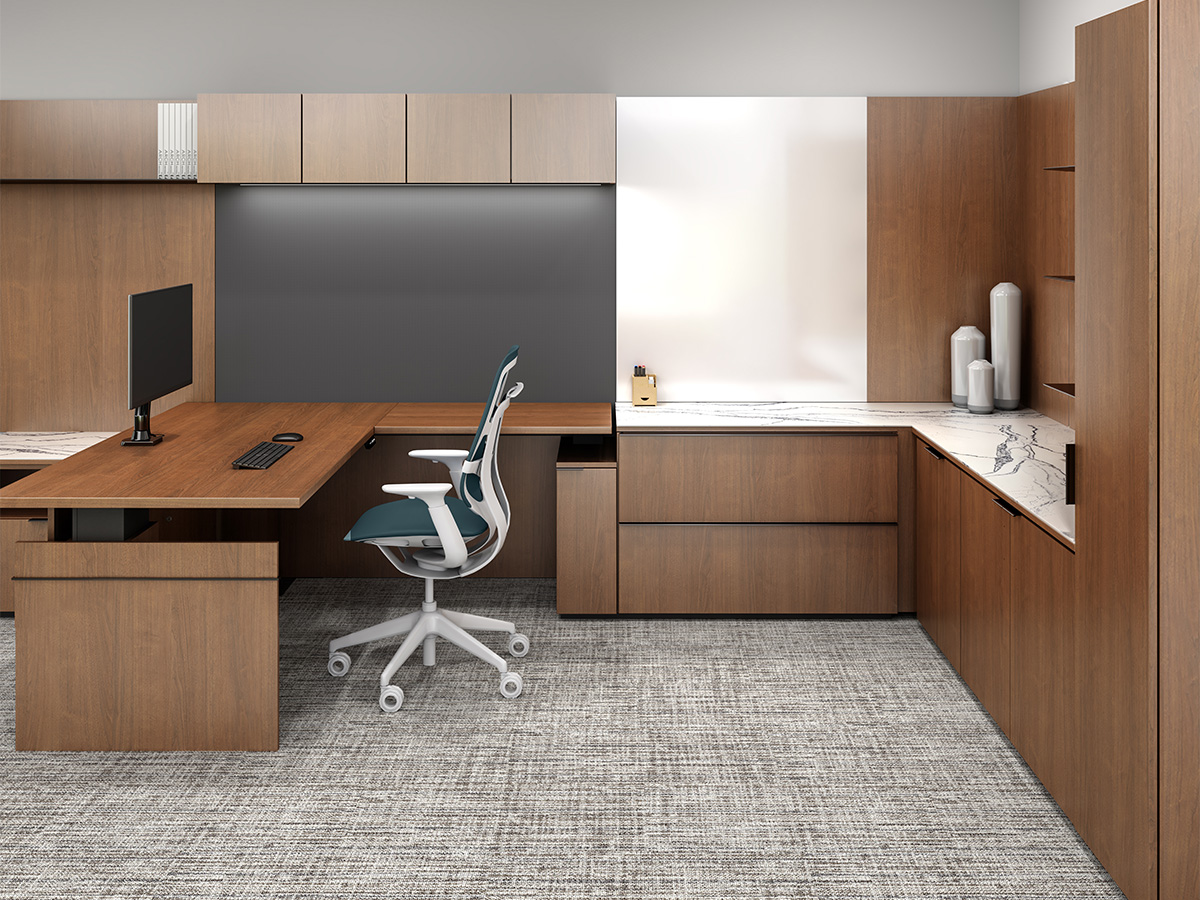 Affinity private office with end panel desk and accent trim.