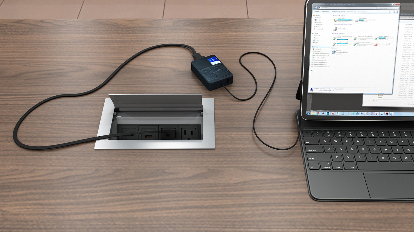 Ellora B unit with laptop plugged in. 