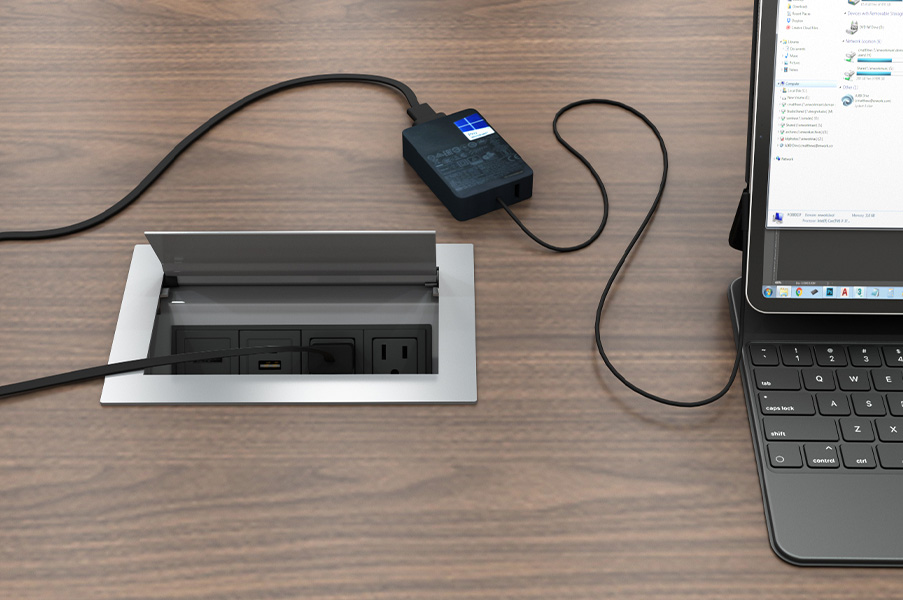 Ellora B unit with laptop plugged in. 