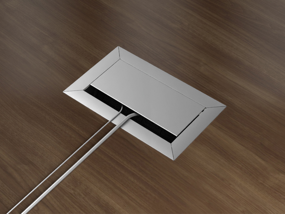Ellora single-sided power unit in silver. 