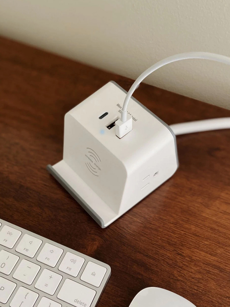 Enwork Supreme power unit on desk