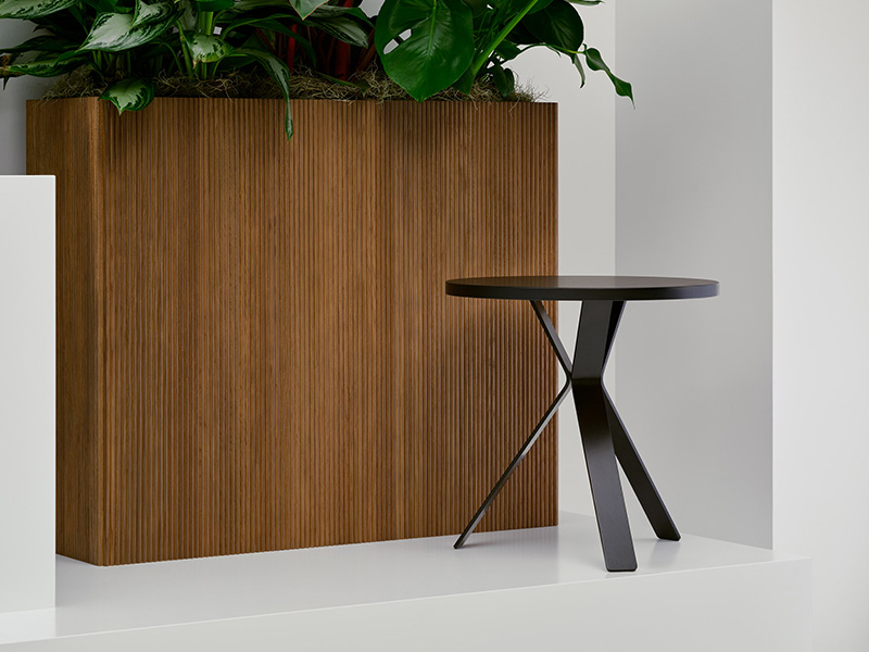 Tangent Occasional table with Terra Planter