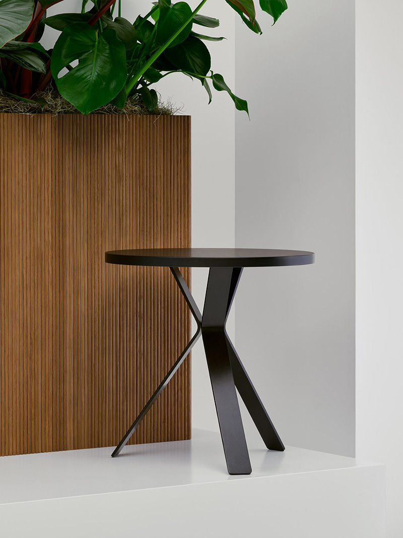 Tangent Occasional table with Terra Planter