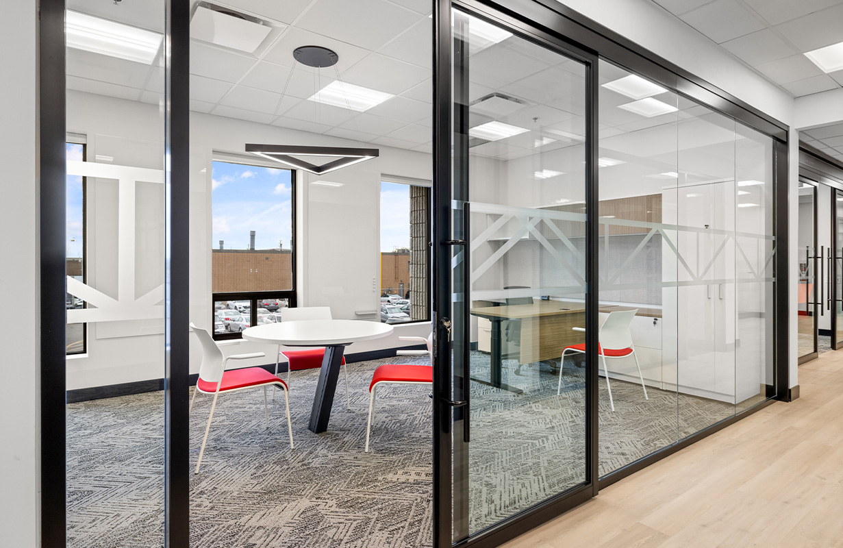 Equilibrium round table in a private office. 