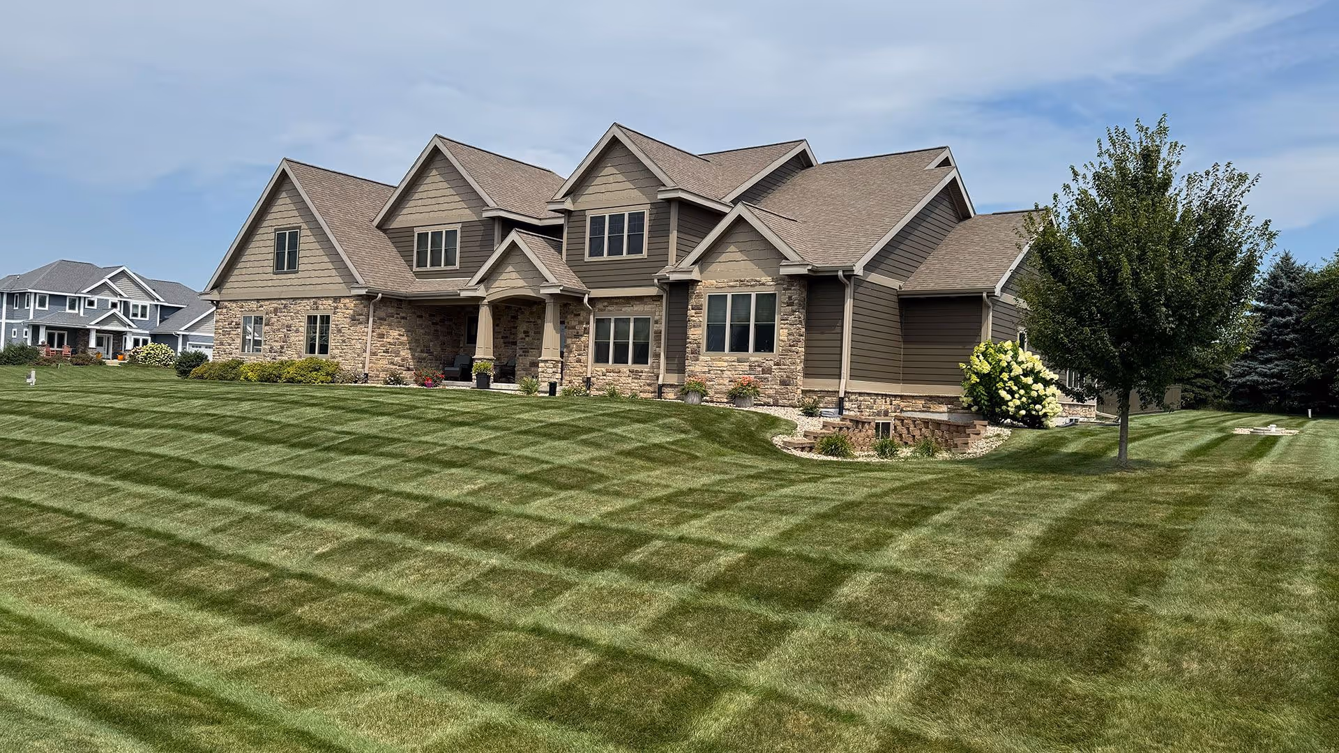 Professional lawn care service near me Cottage Grove Wisconsin