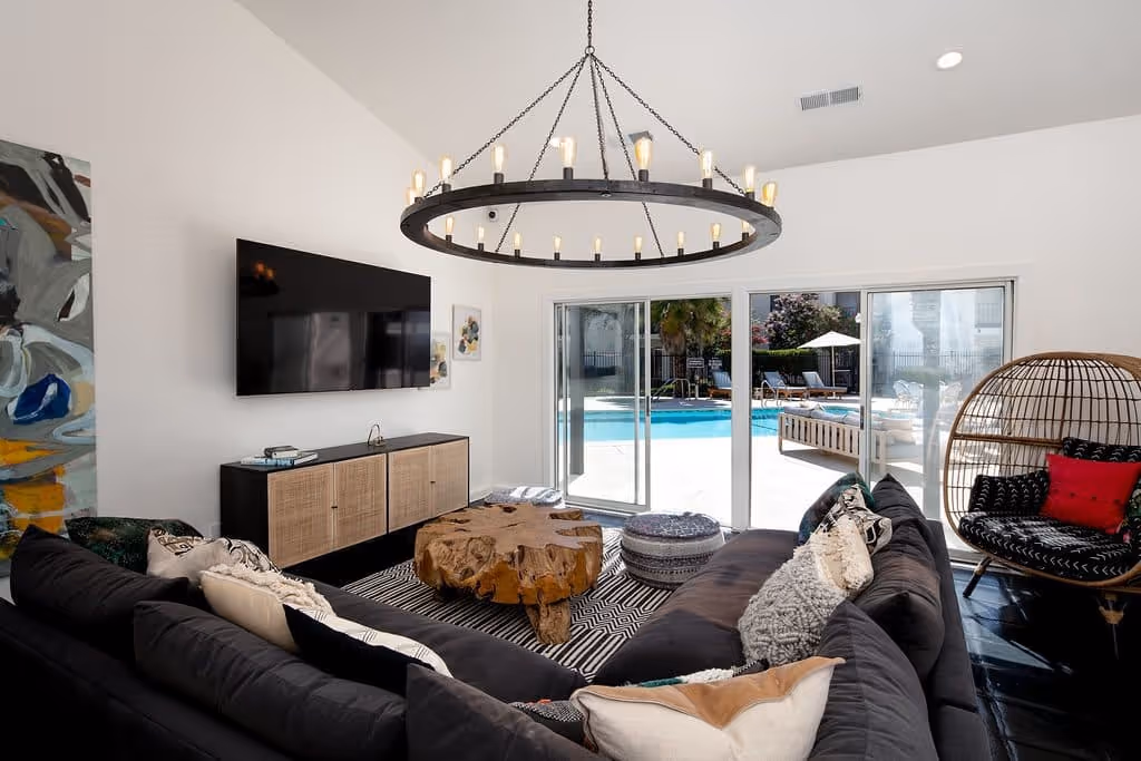 Clubhouse with lounge seating