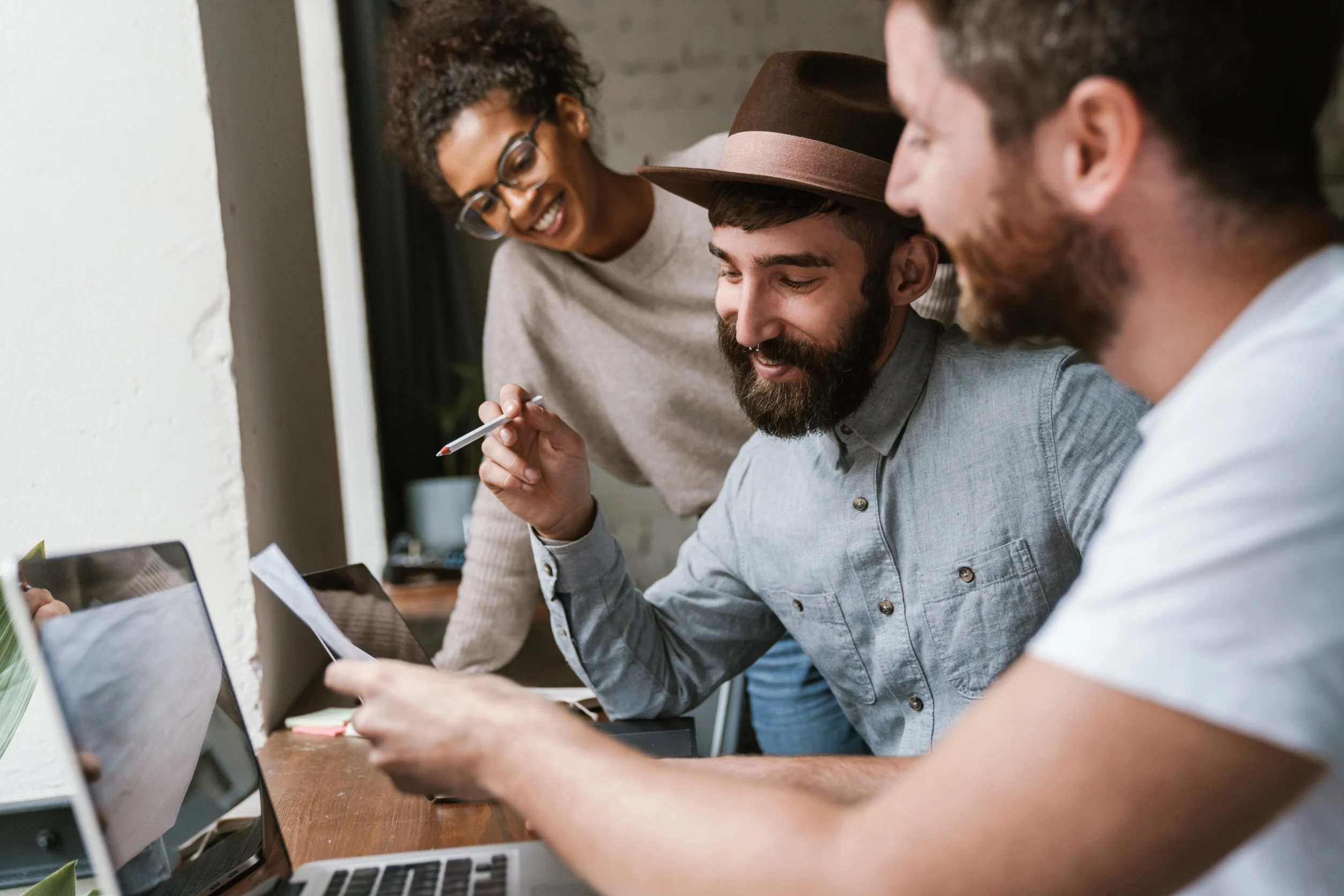 Una squadra di marketer al lavoro sul SEM