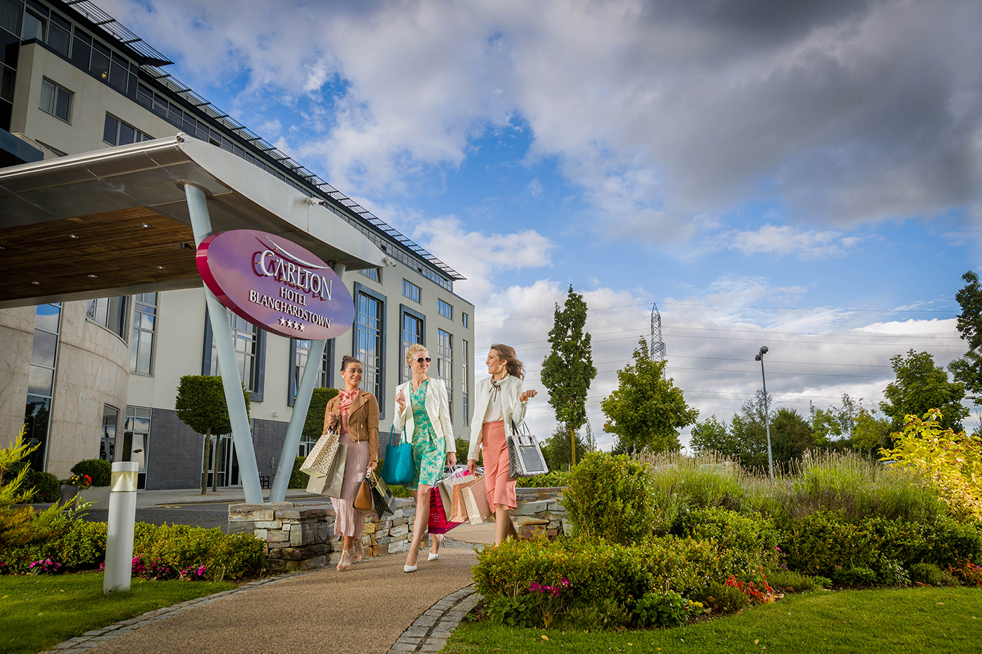 Shopping Girls @ Carlton Hotel - Lifestyle Photography © David Cantwell Photography