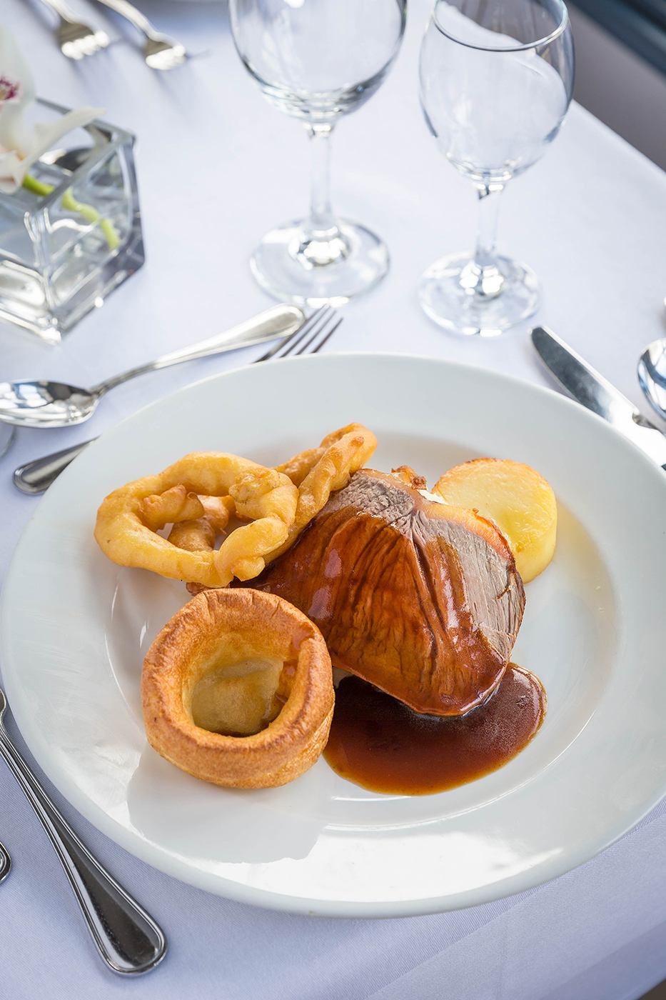 Beef & Yorkshire Puddings Meal - Food Photography © David Cantwell Photography