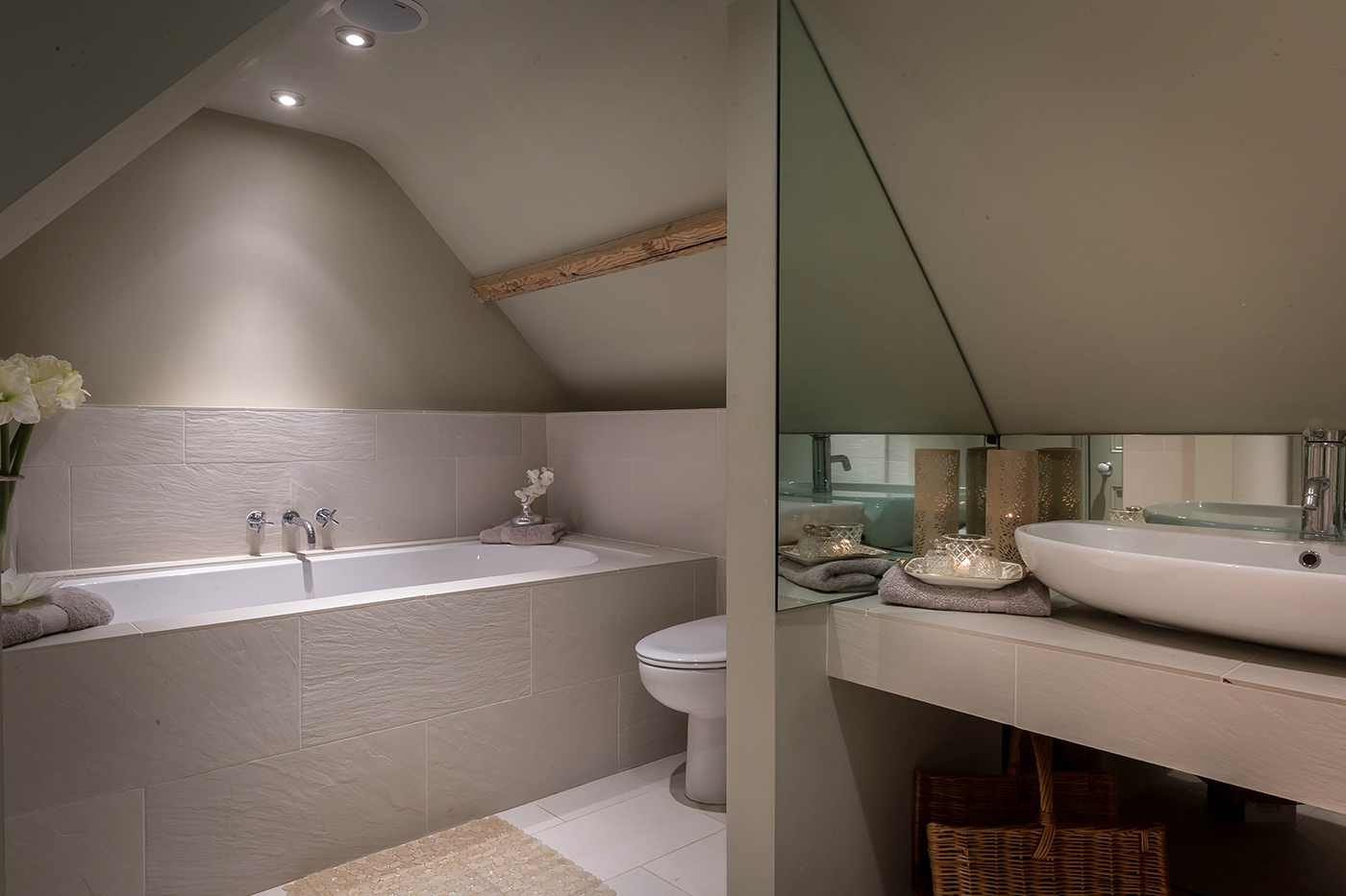 B&B Bathroom - Interiors Photographer © David Cantwell Photography