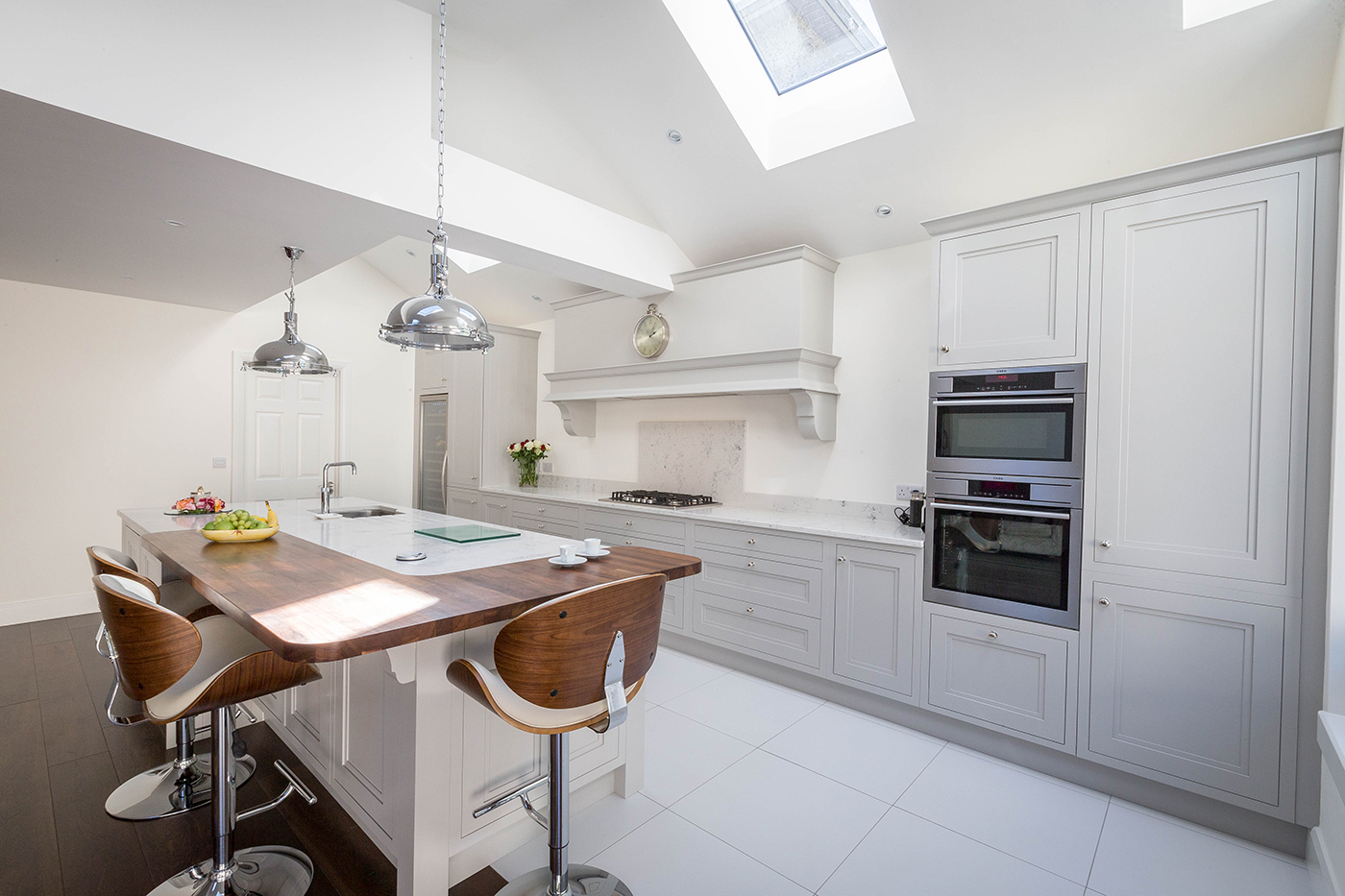 Mayfair Hand Painted Kitchen @ Nolan Kitchens - Interiors Photographer © David Cantwell Photography© David Cantwell Photography