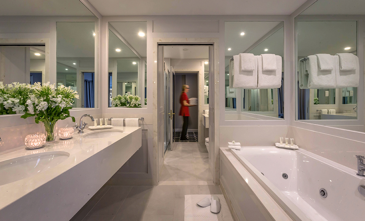 Bathroom in The Suite @ The Castletroy Park Hotel © David Cantwell Photography