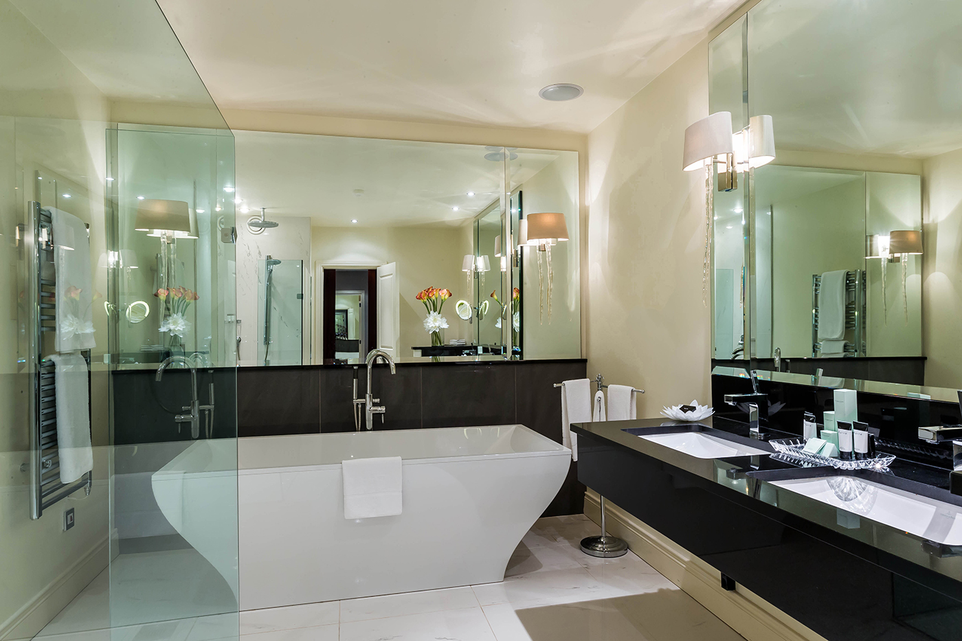 Bathroom in The Park Suite @ The Mullingar Park Hotel © David Cantwell Photography