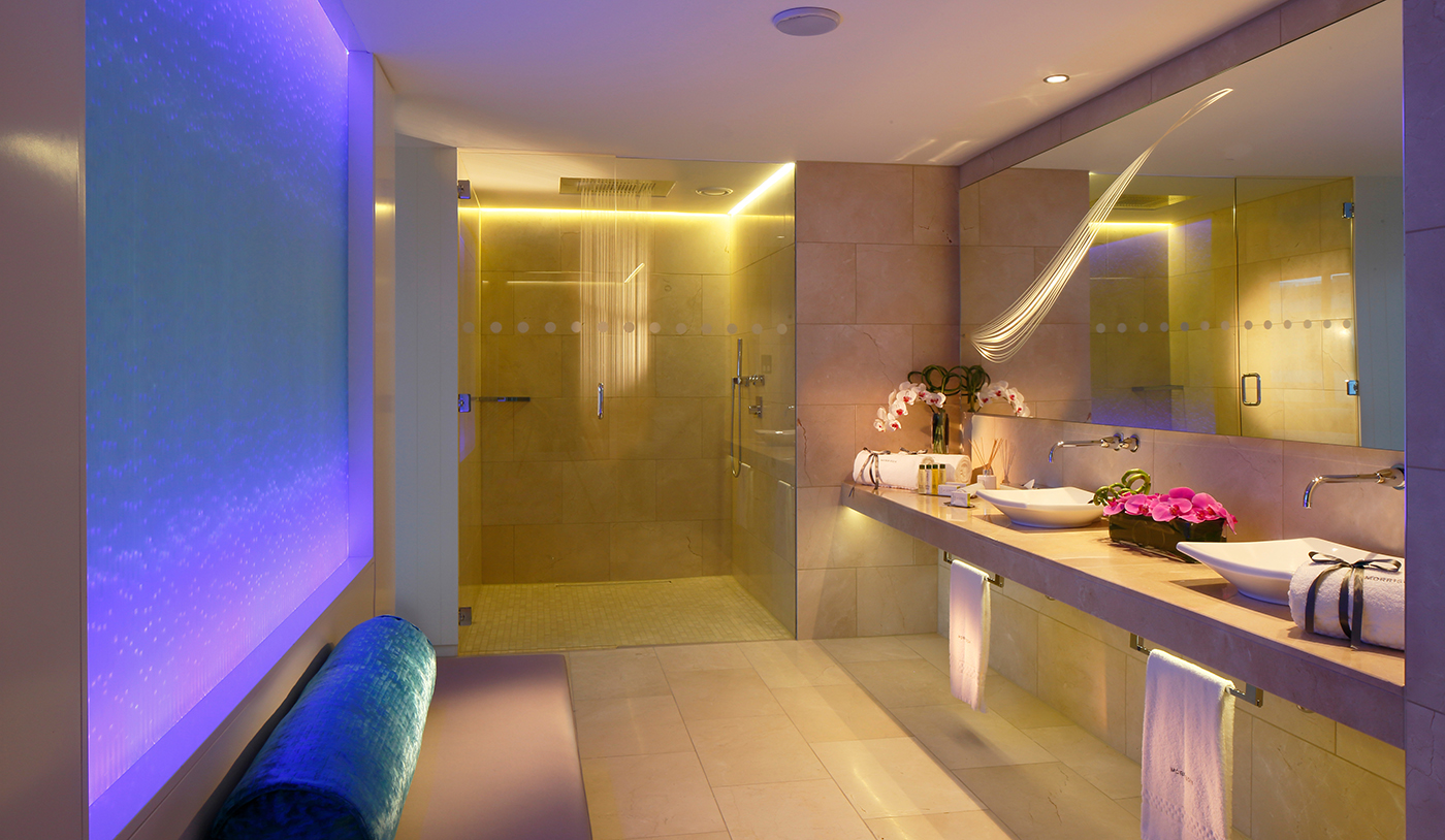 Bathroom in The Penthouse of The Morrisson Hotel © David Cantwell Photography