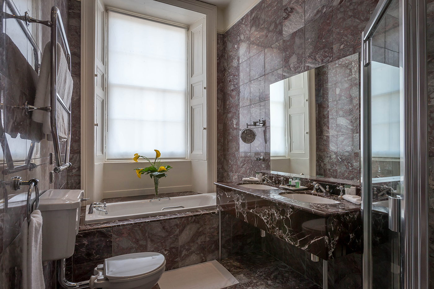 Bathroom in Suite of the Meyrick Hotel © David Cantwell Photography