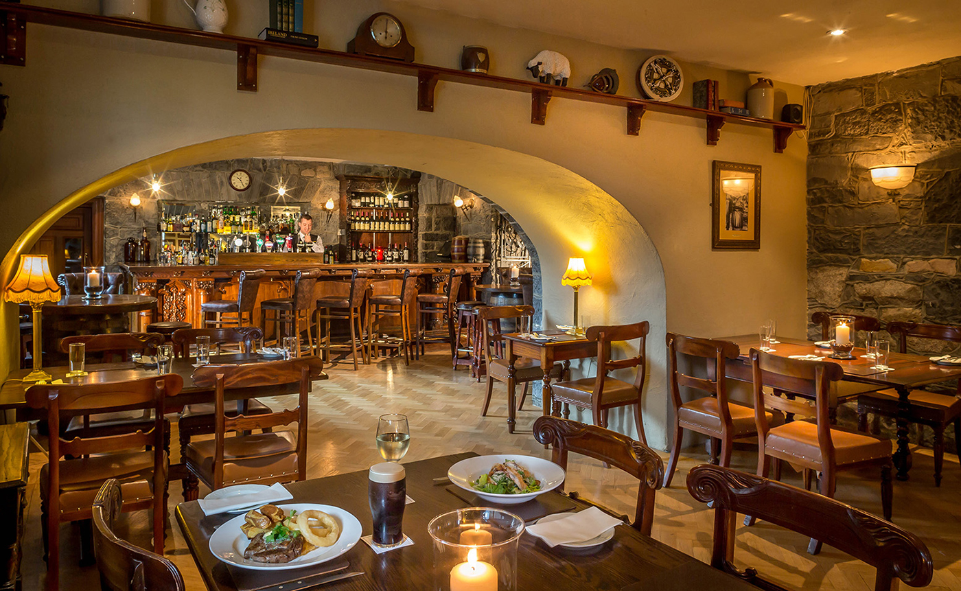 The Oak Cellar Bar @ Glenlo Hotel © David Cantwell Photography