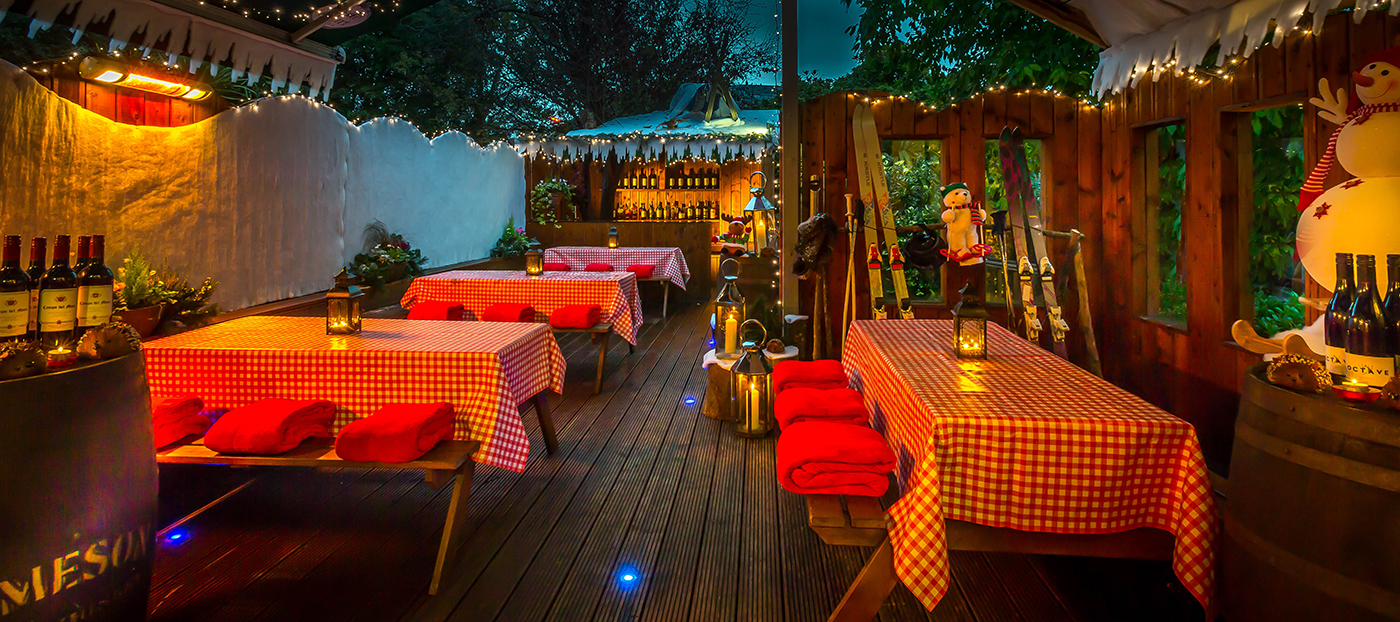 Ski Lodge Themed Outdoor Breakout Area @ Clyde Court Hotel © David Cantwell Photography