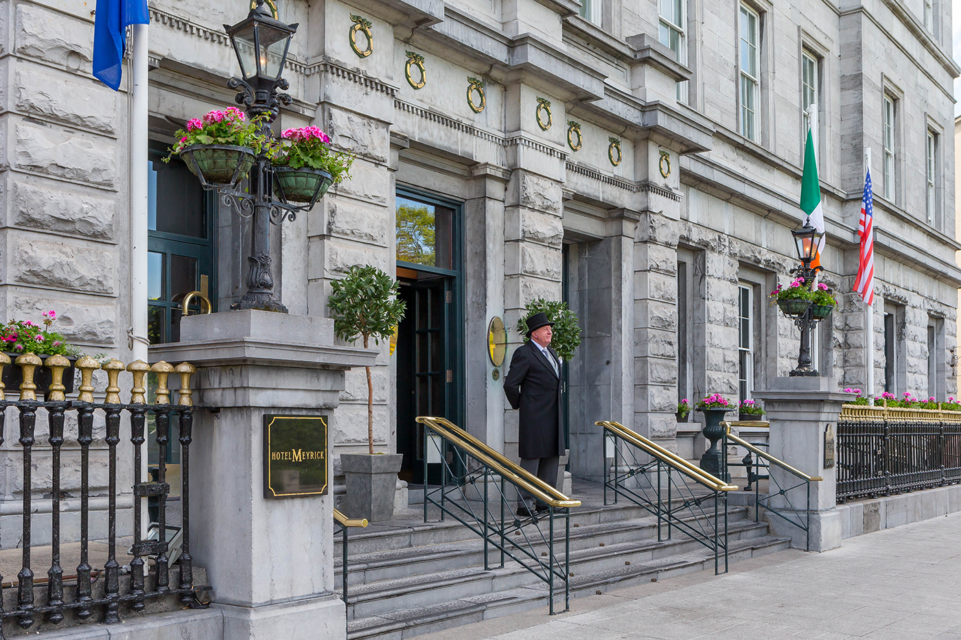 Porter @ Hotel Meyrick Entrance Exterior © David Cantwell Photography