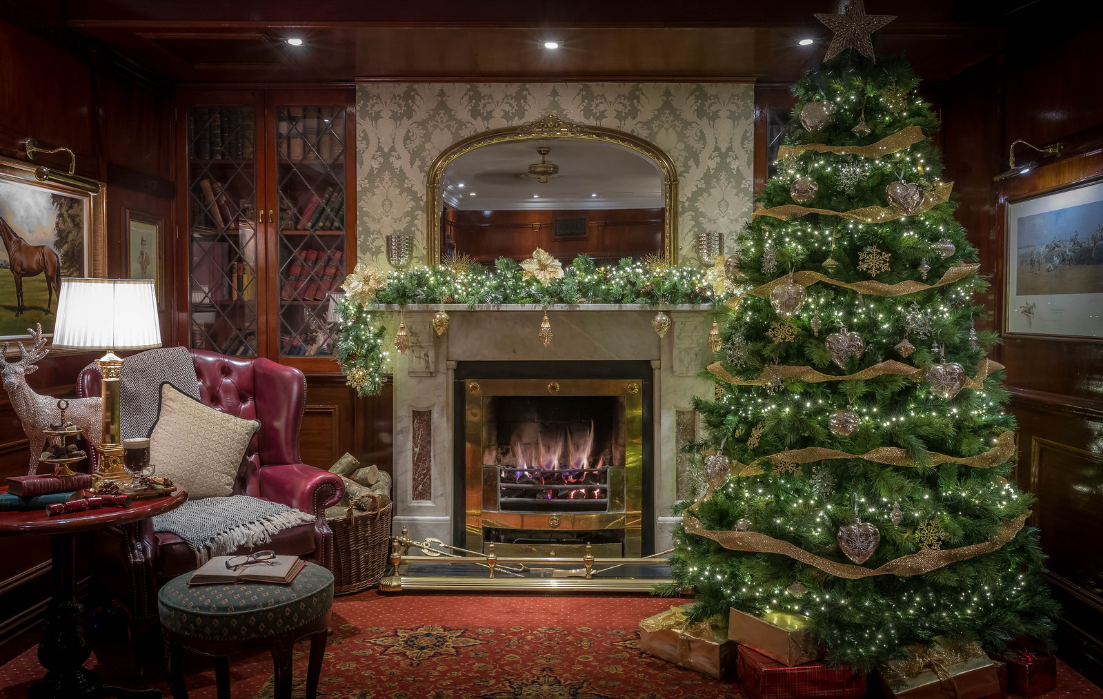 Christmas Tree at the Fireside in Granville Hotel Waterford © David Cantwell Photography