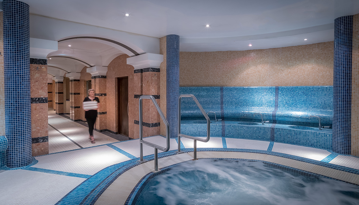 Jacuzzi Area of the Hydro Suite in The Ciuin Spa @ The Slieve Russell Hotel © David Cantwell Photography