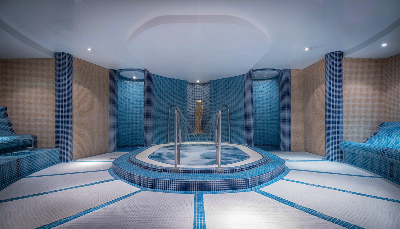 Jacuzzi in the Hydro Suite of the Ciuin Spa @ Slieve Russell Hotel