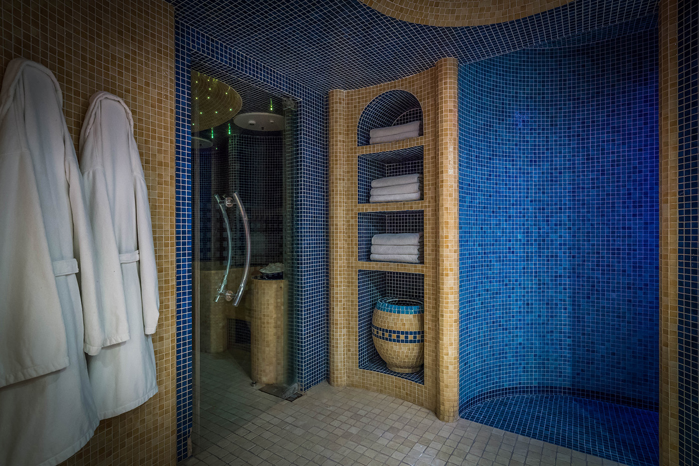 Mud Room Area of the Hydro Suite in the Ciuin Spa @ Slieve Russell Hotel © David Cantwell Photography