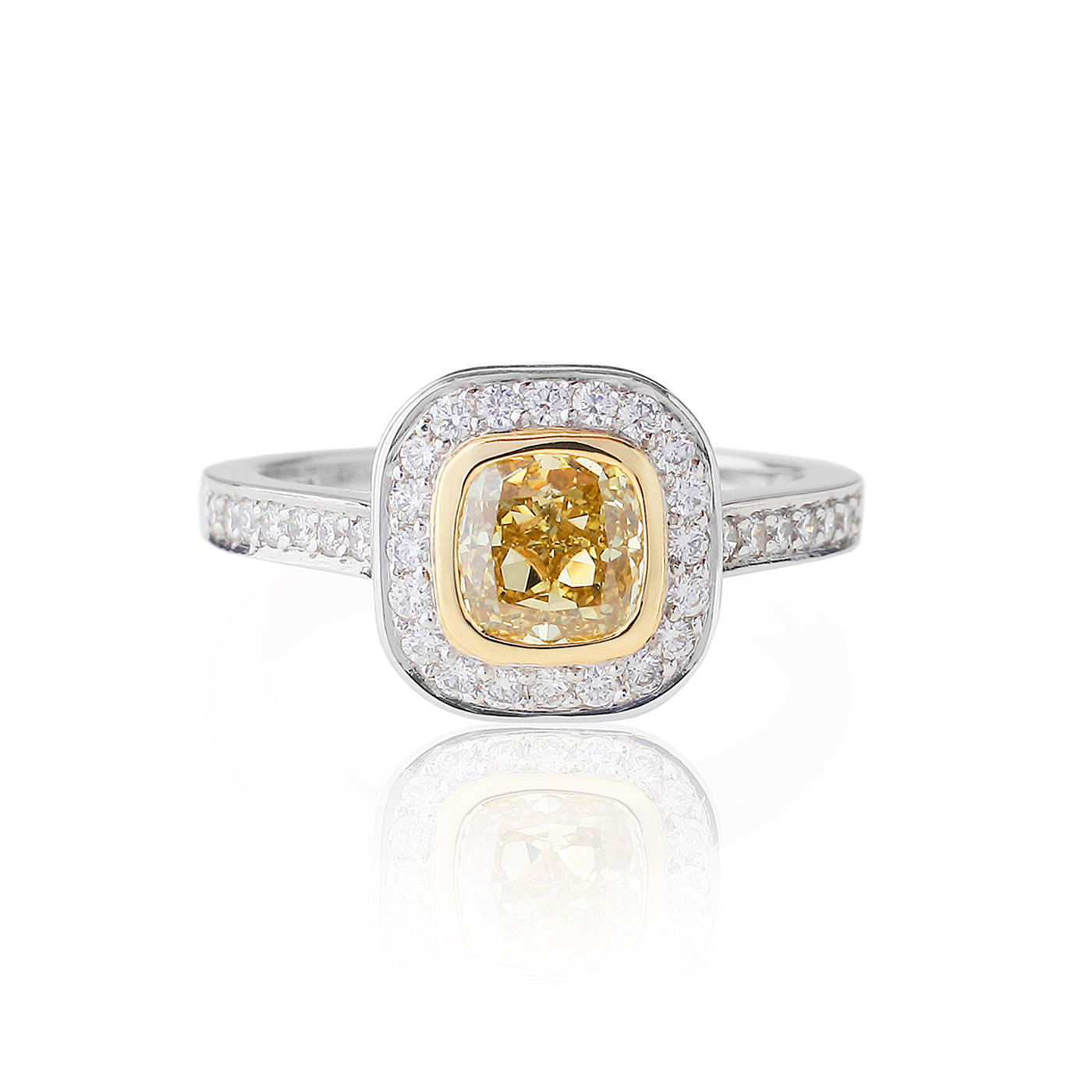 Engagement Ring - Studio Photography © David Cantwell Photography