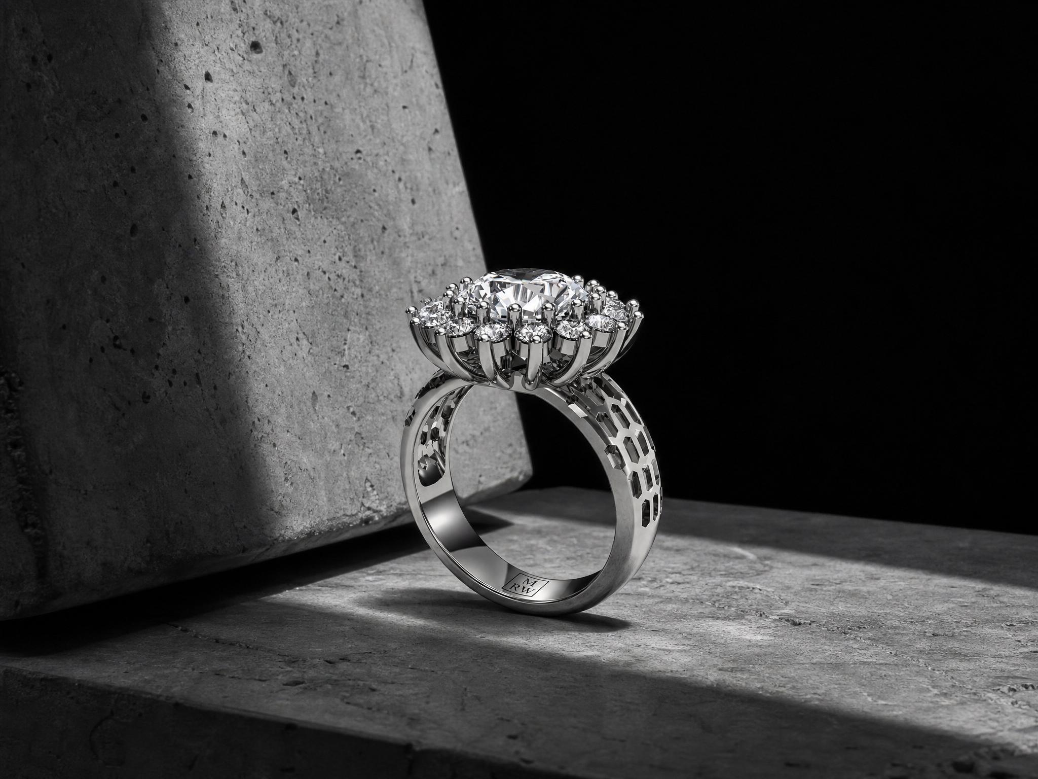 18k white gold ring from the HEX SERIES featuring a central 3.87 carat round cut lab-grown diamond