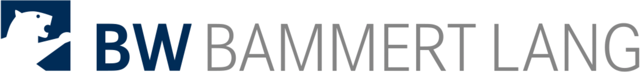 Logo mit einem weißen Eisbärenkopf in einem blauen Quadrat neben den blauen Buchstaben BW und dem grauen Schriftzug BAMMERT LANG.