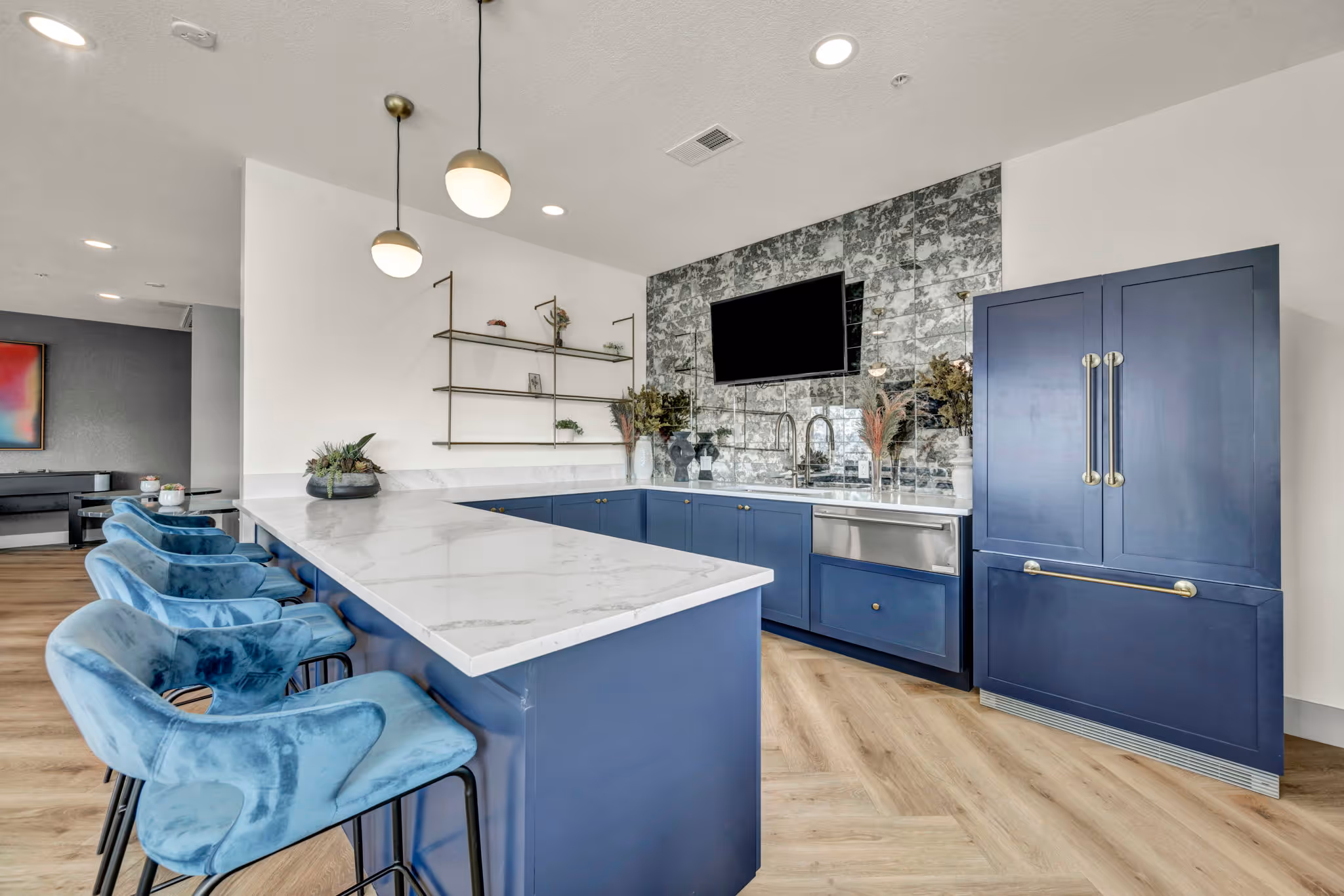 Game room Lounge kitchen with bar