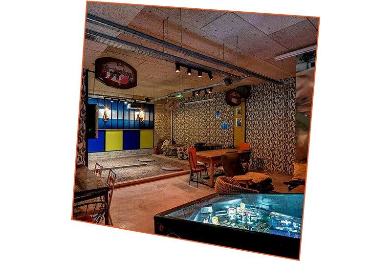 Intérieur du bar Mah Boules Barbès