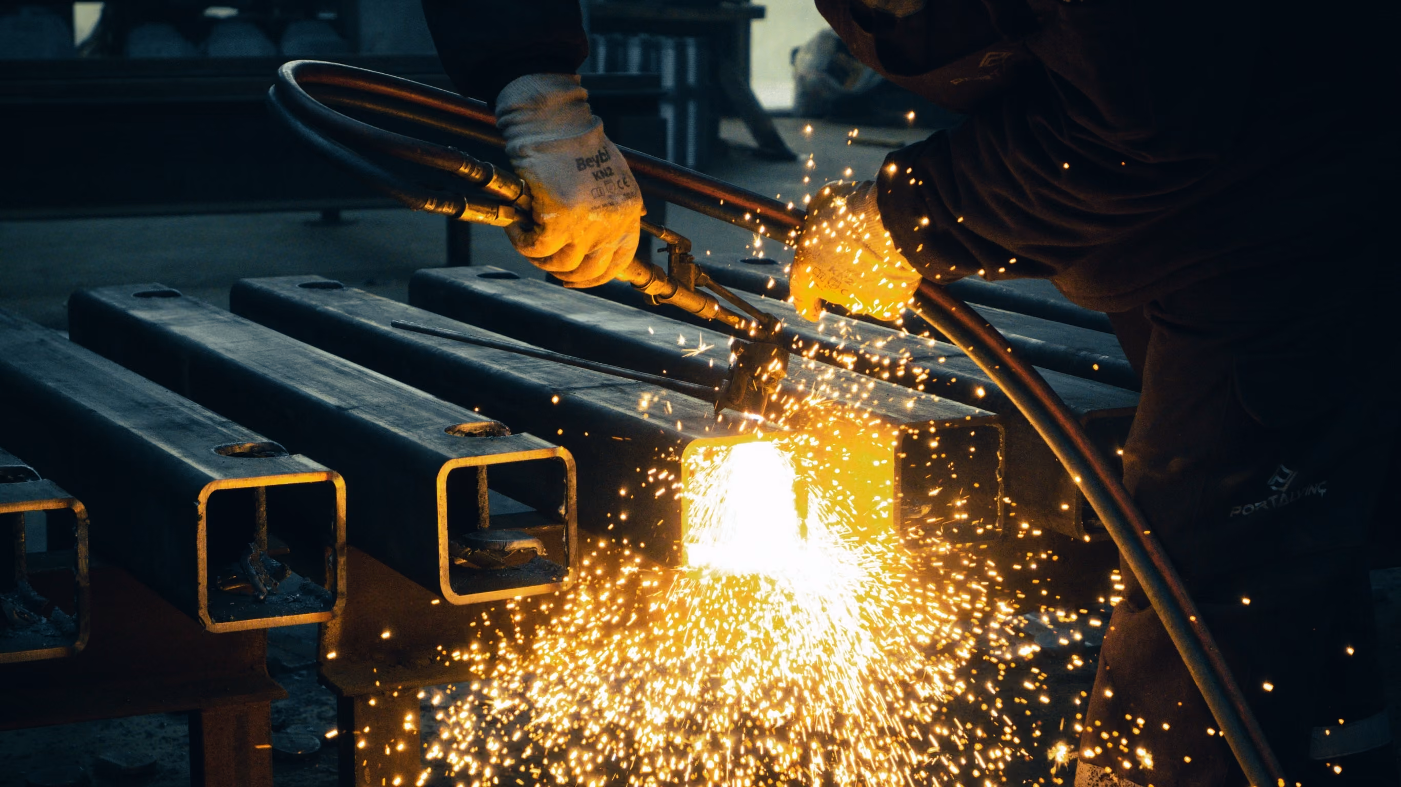 Cutting pipes