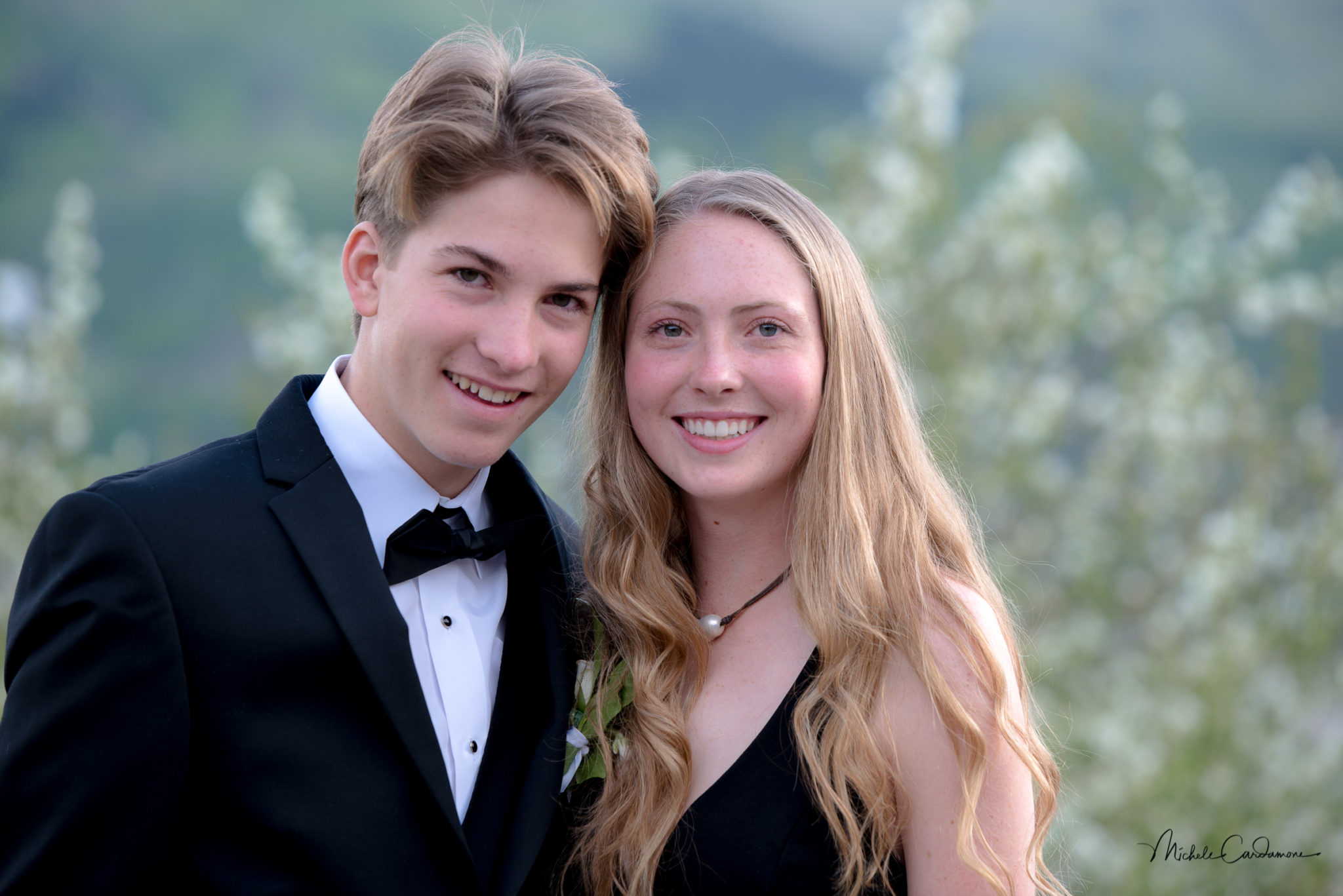 Teens dressed for prom