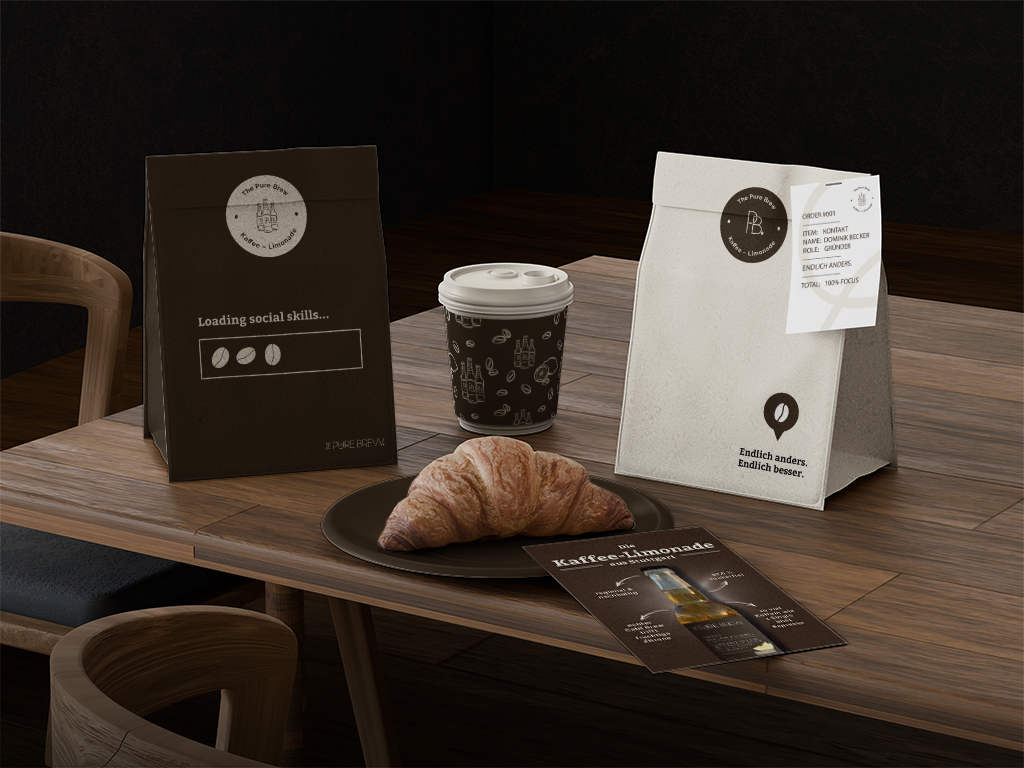 Mockup eines Café-Platzes mit verschiedenen The Pure Brew Mockups, designed von Máire Design.